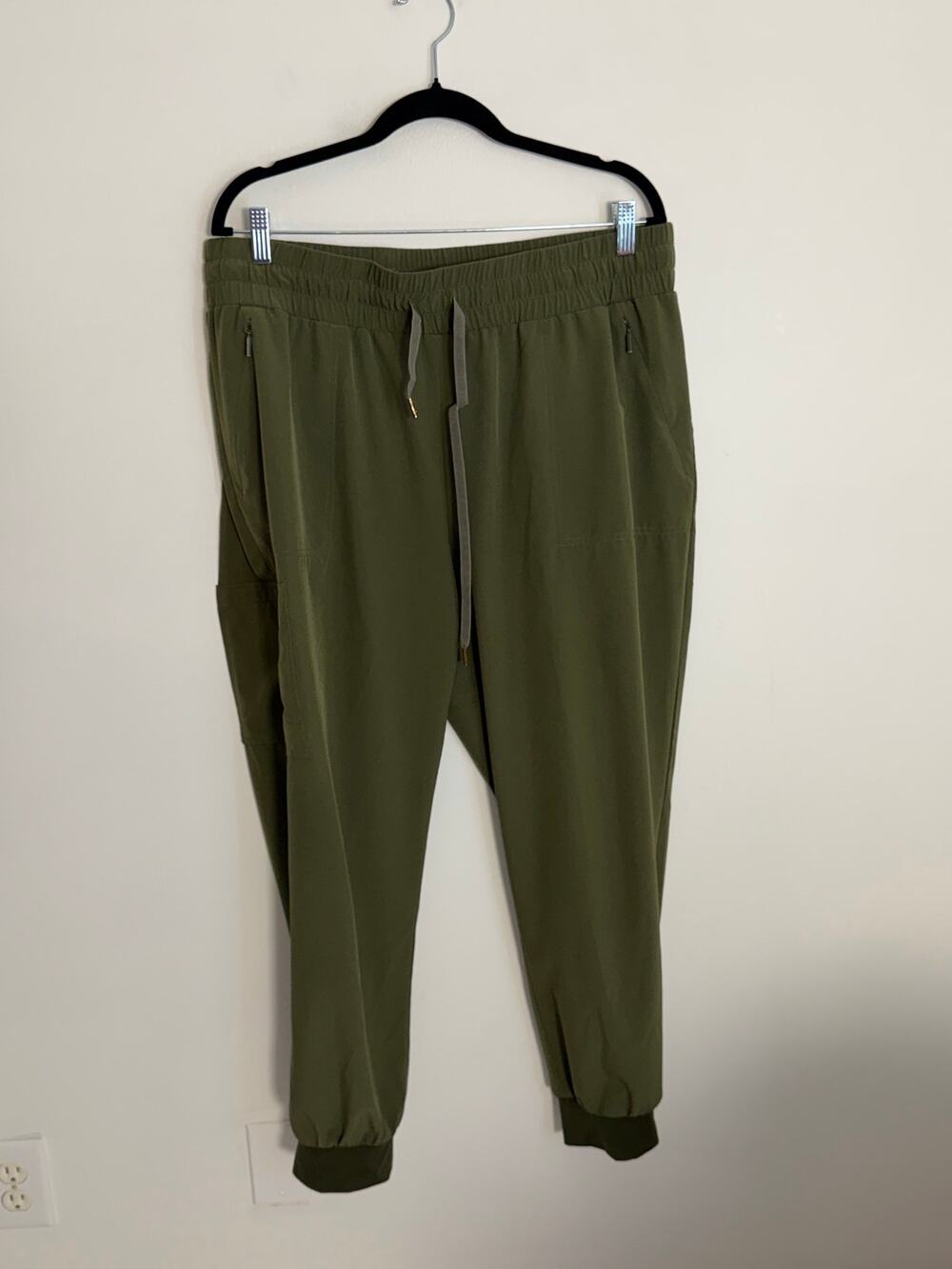 Chico's Zenergy Green Cargo Joggers size 16R